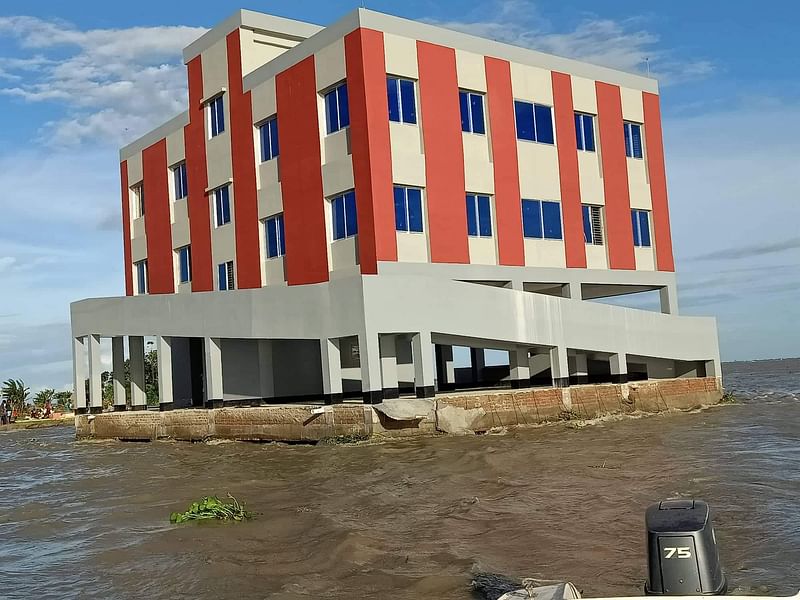 রাজরাজেশ্বর ওমর আলী উচ্চবিদ্যালয় মাল্টিপারপাস সাইক্লোন শেল্টার