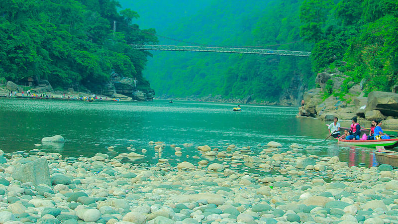 পর্যটন এলাকা বন্ধ থাকায় এভাবেই পর্যটকশূন্য রয়েছে জাফলং। ছবি: ফাইল ছবি