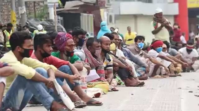 করোনায় বাড়ছে বেকার মানুষের সারি। ছবি: প্রথম আলো