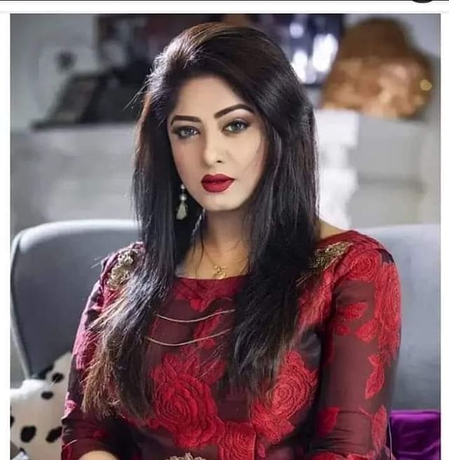 সাক্ষাতের পর হঠাৎ আবদারটি করে বসেন মৌসুমী। ছবি: সংগৃহীত