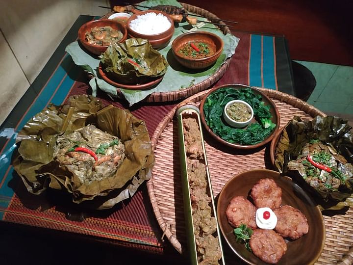 পাহাড়ি খাবারের আয়োজন