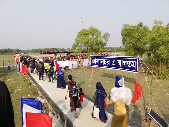 রোহিঙ্গাদের আগমন উপলক্ষে সেজেছে ভাসানচর