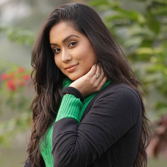 জাকিয়া বারী মম