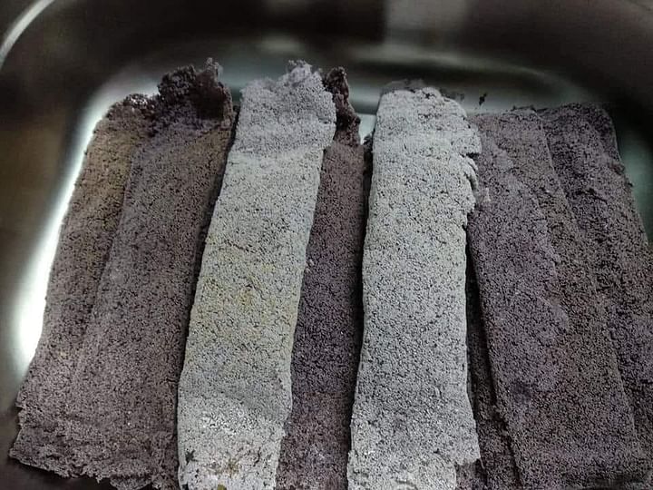 মারমা সম্প্রদায়ের ঐতিহ্যবাহী পিঠা ‘ছেছমাহ্ মুহ্’ পাওয়া যাবে সিএইচটি এক্সপ্রেসে