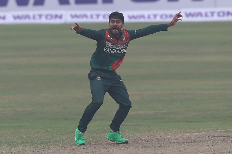 বাংলাদেশ জাতীয় দলের স্পিনার মেহেদী হাসান মিরাজ