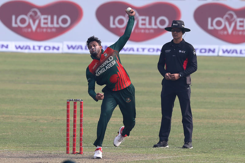 ওয়েস্ট ইন্ডিজের বিপক্ষে ওয়ানডে সিরিজে দারুণ বল করেন সাকিব