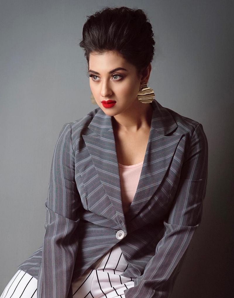 ‘তালাশ’ ও ‘ক্যাসিনো’ ছবিগুলোতে দেখা যাবে তাঁকে