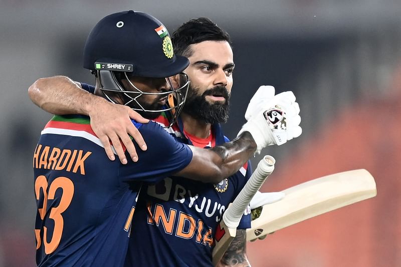 ইংল্যান্ডের বিপক্ষে সিরিজের শেষ টি-টোয়েন্টিতে নেমে অপরাজিত ৮০ রান করেছেন কোহলি।