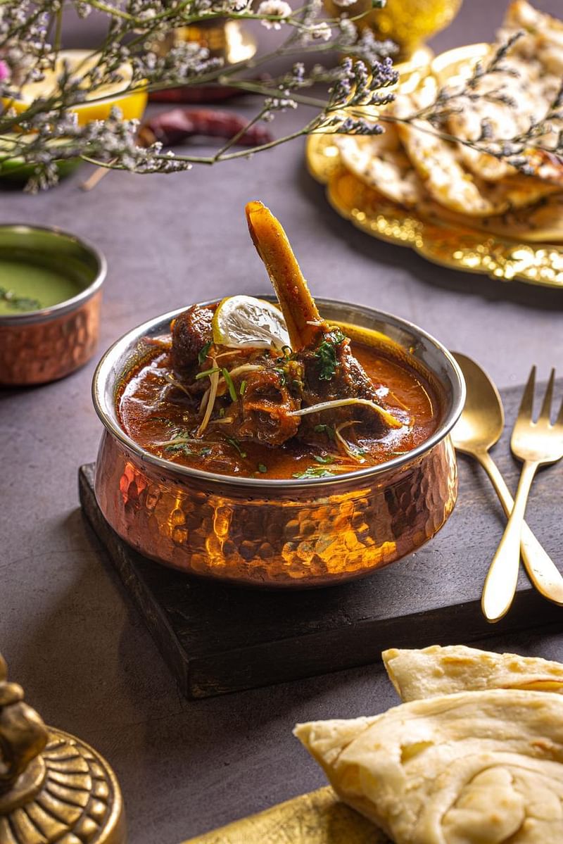 স্বাদের বৈচিত্র্যে মাতানো রসনা