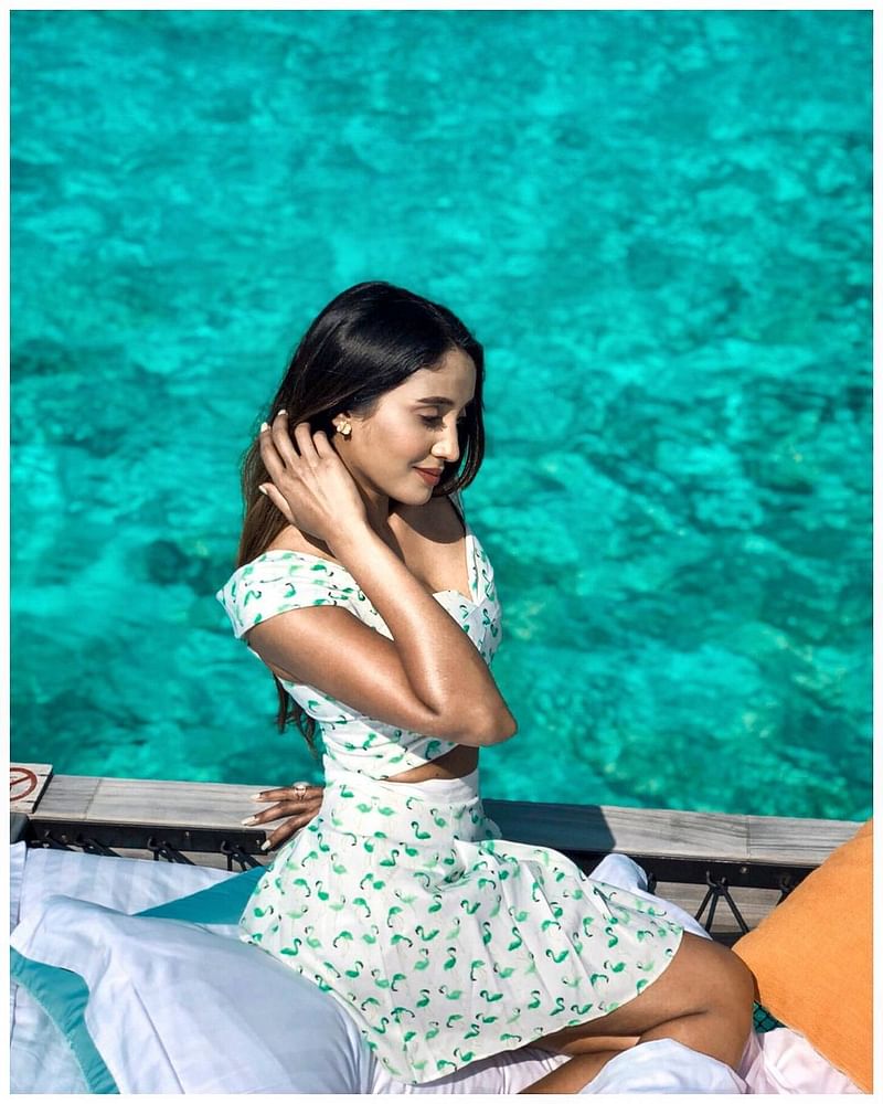 ইনস্টাগ্রামে তানজিয়া মিথিলার ২ লাখ ৮১ হাজার ভক্ত। ফেসবুকে তাঁকে ফলো করছেন ১ লাখ ১৮ হাজার ফলোয়ার। সামাজিক যোগাযোগমাধ্যমে প্রায়ই তিনি মডেলিং আর ঘুরে বেড়ানোর ছবি পোস্ট করেন।
