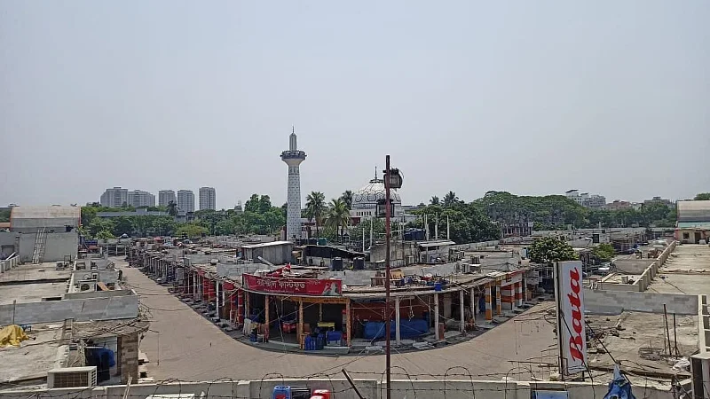 লকডাউনে ঢাকার নিউমার্কেট