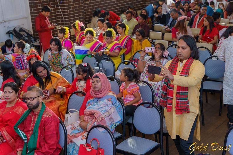 হরেক রকম পিঠা, মিষ্টি, দই, চিড়া, খই, নাড়ু, মুড়ি, মুড়কি, মুড়লি, ফুচকাসহ মজাদার ও ঐতিহ্যপূর্ণ ভিন্ন খাবারের সমাহার ছিল