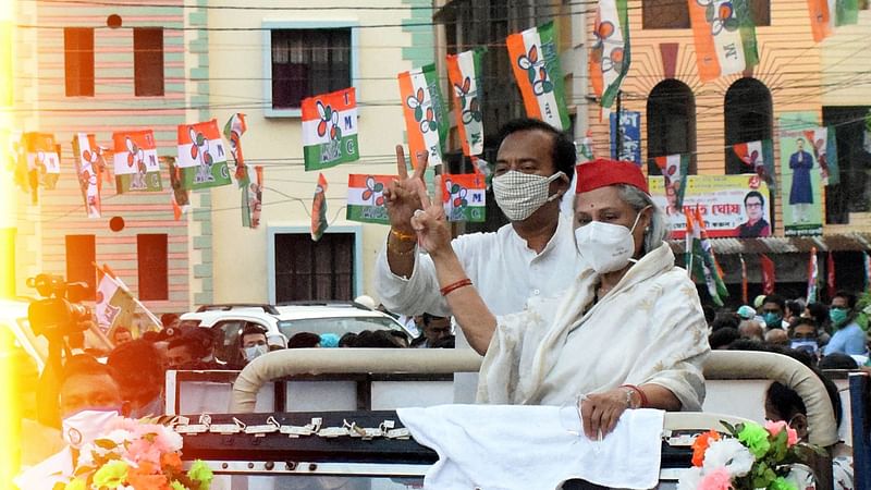 তৃণমূল কংগ্রেসের নেত্রী মমতা বন্দ্যোপাধ্যায়ের দলের পক্ষে নির্বাচনী প্রচারে জয়া বচ্চন