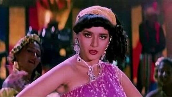 ওই সাক্ষাৎকারে স্মৃতি হাতড়ে মাধুরী আরও বলেন, ‘তাম্মা তাম্মা’ গানে তো একটি শট ৪০ বারও নেওয়া হয়েছে। ‘এক দো তিন’, ‘চোলি কে পিছে’, ‘ডোলা রে’ গানগুলোর কেবল কোরিওগ্রাফ করতেই ১২ দিন করে সময় লেগেছিল। ‘চোলি কে পিছে’ গানের শুট করার সময় সেটে এত প্রপস ছিল যে পরিচালক সুভাষ ঘাই বলেছিলেন, ‘আমি কোন দিকে তাকিয়ে কী দেখব, তা-ই তো বুঝতে পারছি না! আমি তো আমার হিরো-হিরোইনকেই দেখতে পাচ্ছি না।’ নাচটা কিন্তু বেশ ভালো হলো। দর্শকও সাদরে গ্রহণ করলেন