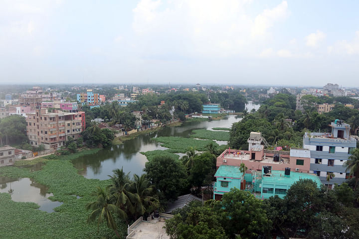কুমিল্লা নগরের পাশ দিয়ে বয়ে যাওয়া গোমতী নদী