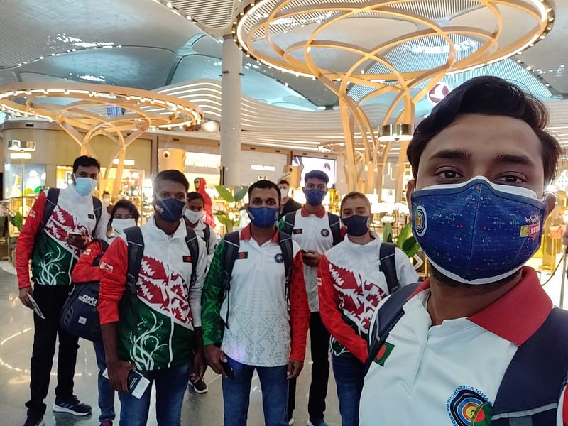 আজ সকালে সুইজারল্যান্ডের উদ্দেশে ঢাকা ছেড়েছে আট সদস্যের বাংলাদেশ দল।