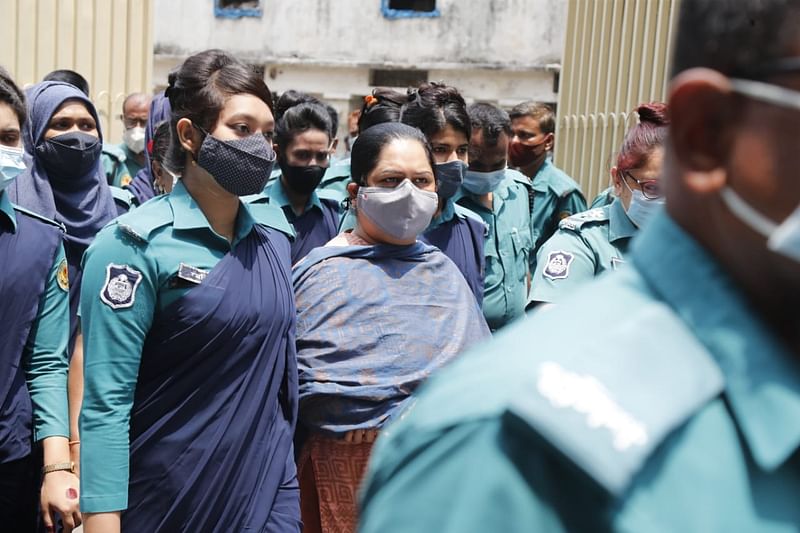 রোজিনা ইসলামকে গতকাল মঙ্গলবার ঢাকার সিএমএম আদালতে হাজির করা হয়