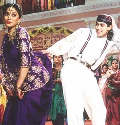 আটের দশকের শেষভাগ থেকে নয়ের দশকের শেষ দিক পর্যন্ত বলিউড কাঁপানো এই সুন্দরীর ঝোলায় রয়েছে ‘রাম লক্ষ্মণ’, ‘তেজাব’, ‘হাম আপকে হ্যায় কৌন’, ‘কোয়লা’, ‘দিল তো পাগল হ্যায়’, ‘খলনায়ক’-এর মতো অজস্র সুপারহিট সিনেমা