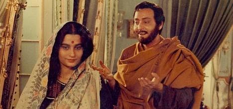 সত্যজিৎ রায়ের ‘ঘরে বাইরে’-এর একটি দৃশ্যে স্বাতীলেখা সেনগুপ্ত ও সৌমিত্র চট্টোপাধ্যায়