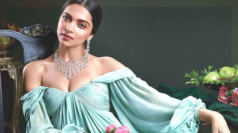 । দীপিকার হাতে এখন একাধিক নামীদামি প্রকল্প