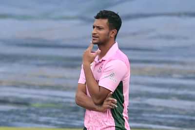 মোহামেডান সুপার লিগে পাচ্ছে না সাকিবকে।