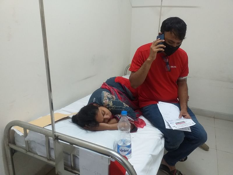 নাসরিনকে পরীক্ষা করে দেখা যায়, আপাতত তাঁর অক্সিজেন সুবিধাসম্পন্ন বেডের প্রয়োজন নেই