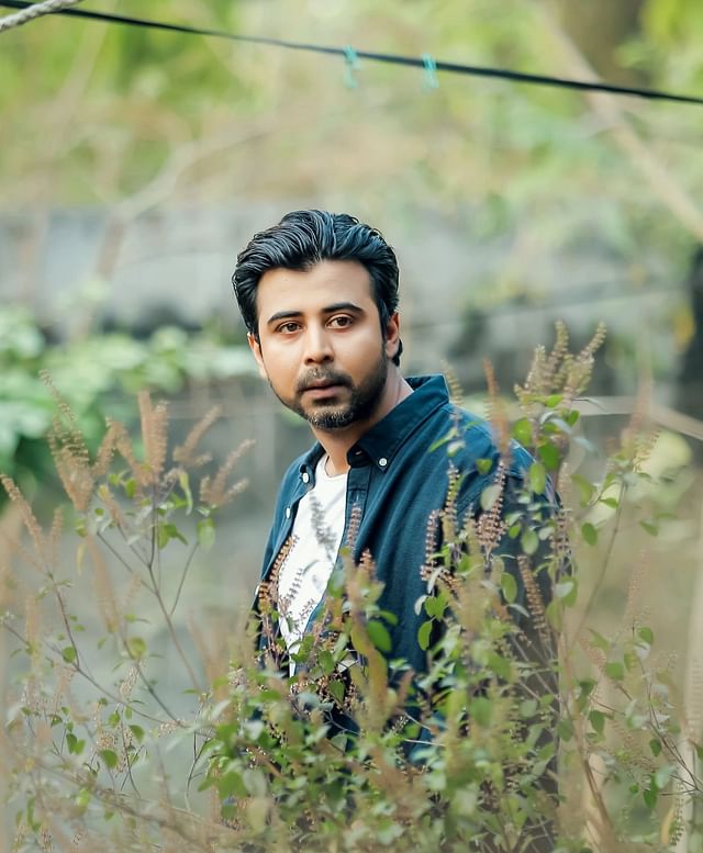 আমি যে মাধ্যমে কাজ করি, সেই মাধ্যমটির সঙ্গে সম্পৃক্ত প্রতিটি মানুষকে আমি একটি পরিবারের সদস্য মনে করি