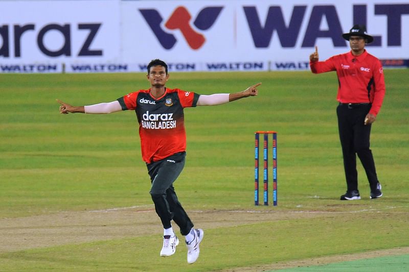 শুরুতেই ব্রেক থ্রু দিয়েছিলেন নাসুম আহমেদ