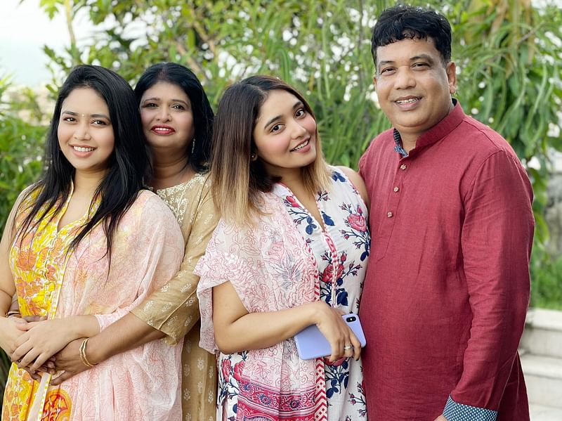 ভাবনা বয়স লুকান না