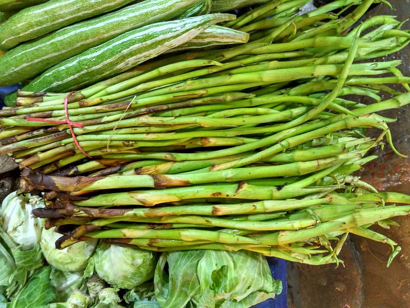 কচুর লতি