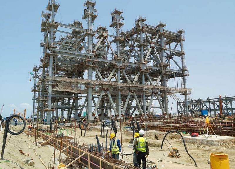 কক্সবাজারের মতারবাড়ী তাপবিদ্যুৎ প্রকল্পে র অবকাঠানোগত উন্নয়ন চলছে দ্রুতগতিতে। ৯ সেপ্টেম্বর দুপুরে
