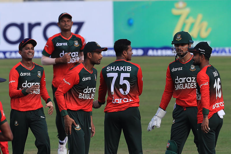 নিউজিল্যান্ড থমকে গেছে ৬০ রানেই