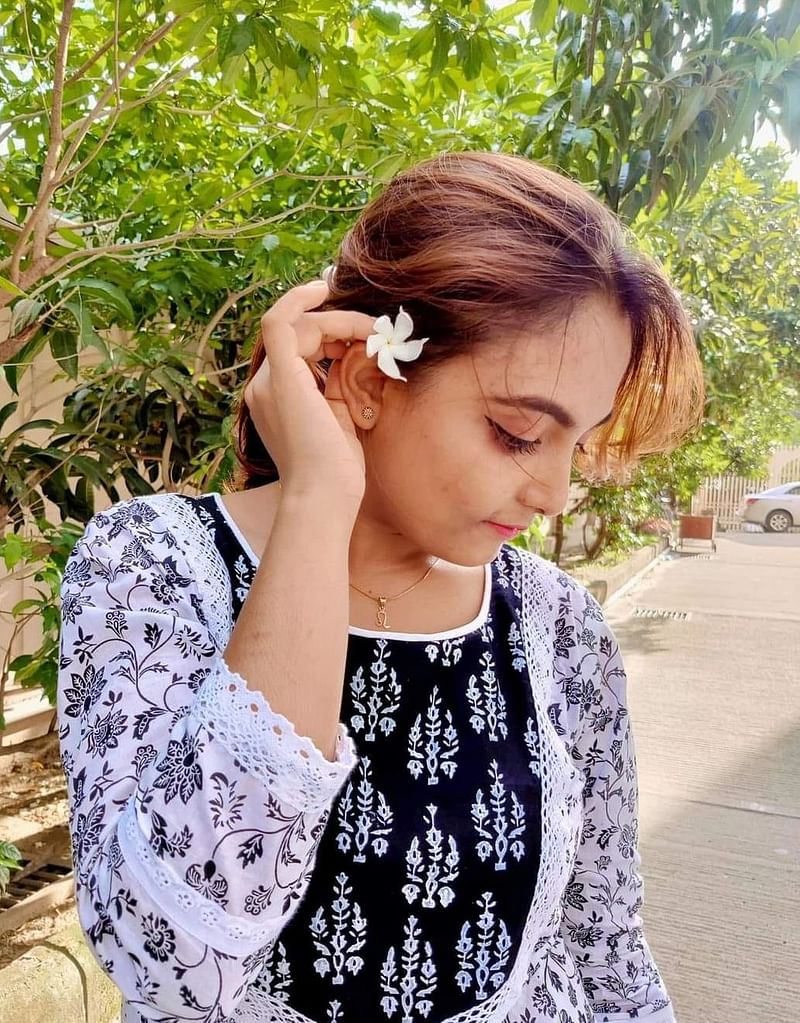 বিয়ের পর থেকে স্বামীকে নিয়ে নানা কথা শুনতে শুনতে ক্লান্ত মিমোসা লিমু হাওলাদার