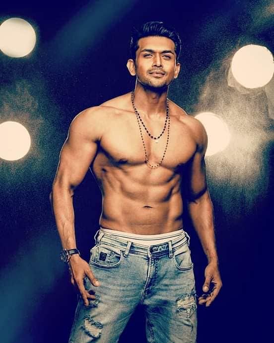 পুলিশের কাউন্টার টেররিজম ইউনিট ও ঢাকা মেট্রোপলিটন পুলিশের কিছু শ্বাসরুদ্ধকর অভিযান থেকে অনুপ্রাণিত হয়ে নির্মাণ করা হয়েছে ‘মিশন এক্সট্রিম’। আগামী ডিসেম্বরে ছবিটি মুক্তি পাবে।