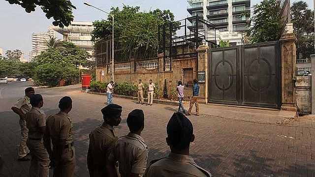 শাহরুখ খানের বাংলো ‘মান্নাত’-এ অভিযান চালাতে পারে এনসিবি