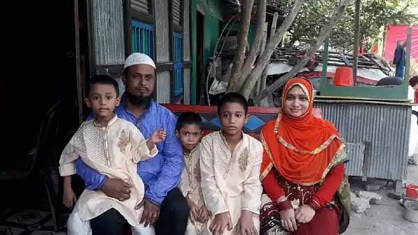ছোট্ট তিন ছেলে রেখে মারা গেছেন শাহিনা।