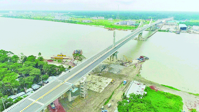 বরিশাল-কুয়াকাটা মহাসড়কে পায়রা নদীর ওপর নির্মিত পায়রা সেতু। সম্প্রতি তোলা।  ছবি: সংগৃহীত