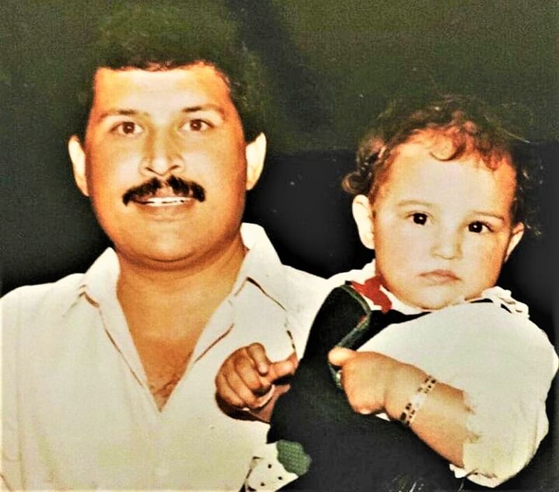 যশরাজ স্টুডিওর অফিসে পরিচালক মণীশ শর্মার সঙ্গে তাঁর পরিচয় হয়। ‘লেডিজ ভার্সেস রিকি বেহল’ ছবিতে প্রস্তাব পান। কি মনে করে প্রস্তাবটা লুফে নেন।
