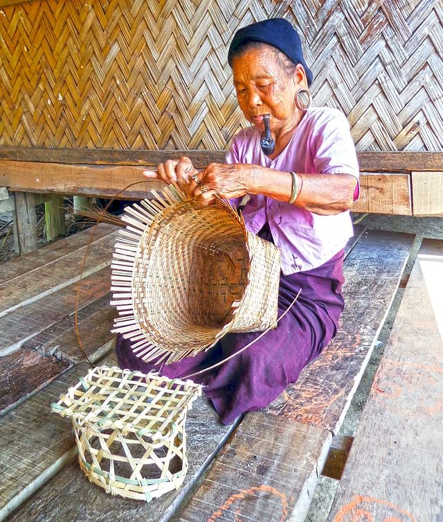 চাক সম্প্রদায় দুর্গম গ্রামে যাদের বসবাস