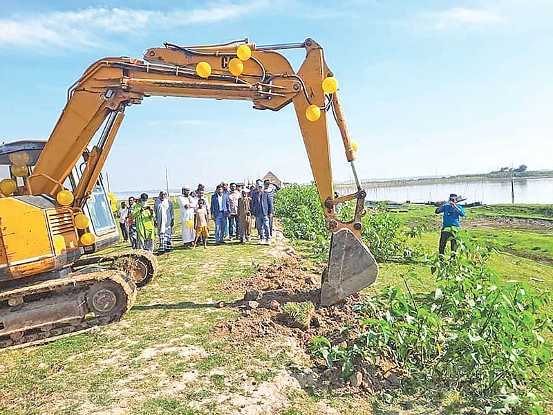  প্রথম আলো