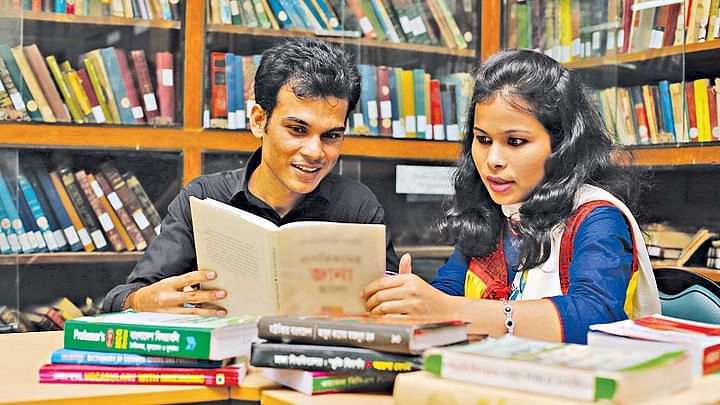এই বিসিএসে প্রায় চার লাখ প্রার্থী অংশ নেন।