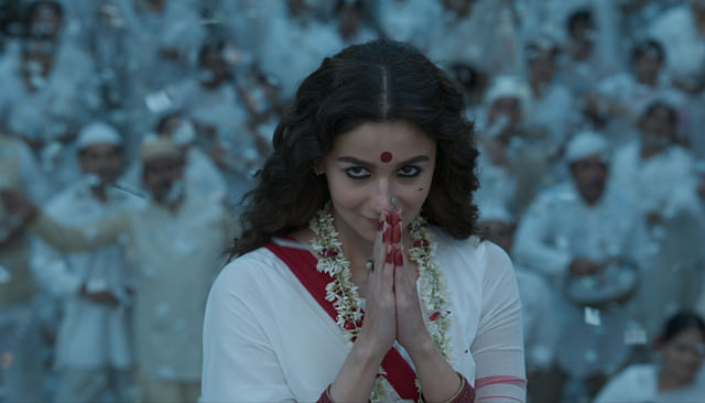 এ ছবিটি শুধু আলিয়ার জন্য একবার দেখা উচিত
