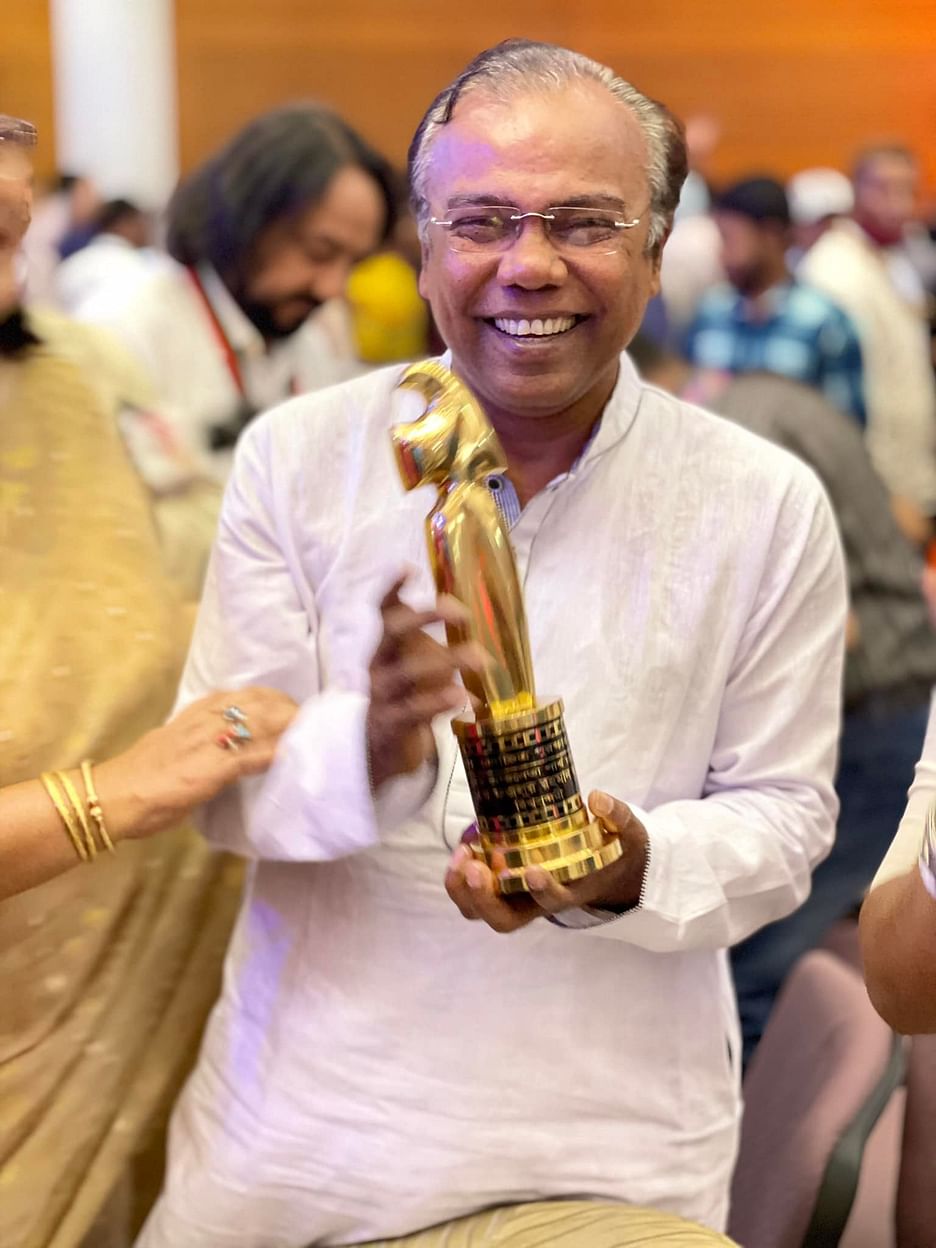 অভিনেতা ফজলুর রহমান বাবুর পরনেও ছিল সাদা পাঞ্জাবি