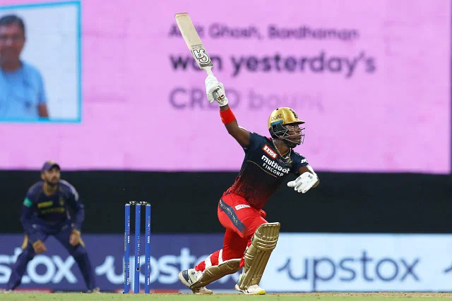 রাদারফোর্ডের ইনিংস বেঙ্গালুরুকে পথে রেখেছে