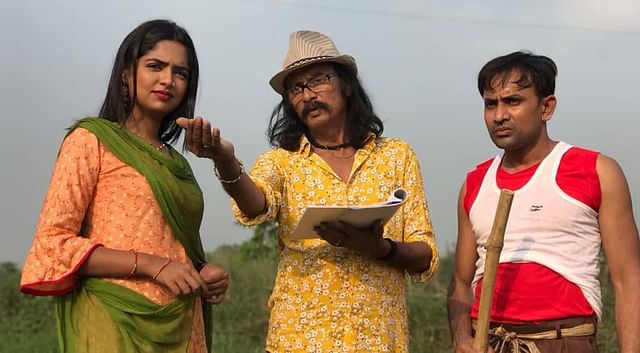 গ্রামীণ পটভূমিতে কমেডি ধাঁচের গল্পের নাটক এটি