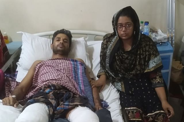 সদরঘাটে লঞ্চের ধাক্কায় গুরুতর আহত হন কবির হোসেন। পরে তাঁর বাঁ পায়ের হাঁটুর নিচের অংশ কেটে ফেলতে হয়