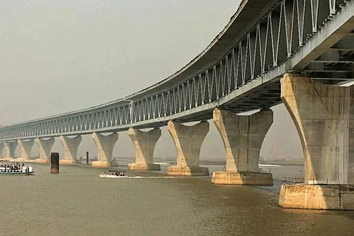 বর্তমানে ফেরিতে পদ্মা নদী পার হতে যে টাকা লাগে, তার চেয়ে দেড় গুণ বেশি টাকা পদ্মা সেতুর টোল হিসেবে দিতে হবে—এটা যাত্রীদের ওপর বাড়তি চাপ তৈরি করবে বলে আপনি কি মনে করেন?