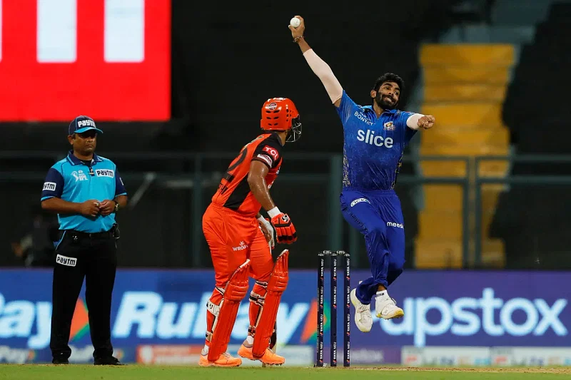 ভারতীয় পেসারদের মধ্যে স্বীকৃত টি-টোয়েন্টি ২৫০ উইকেটের মাইলফলক পেরোনো প্রথম বোলার যশপ্রীত বুমরা
