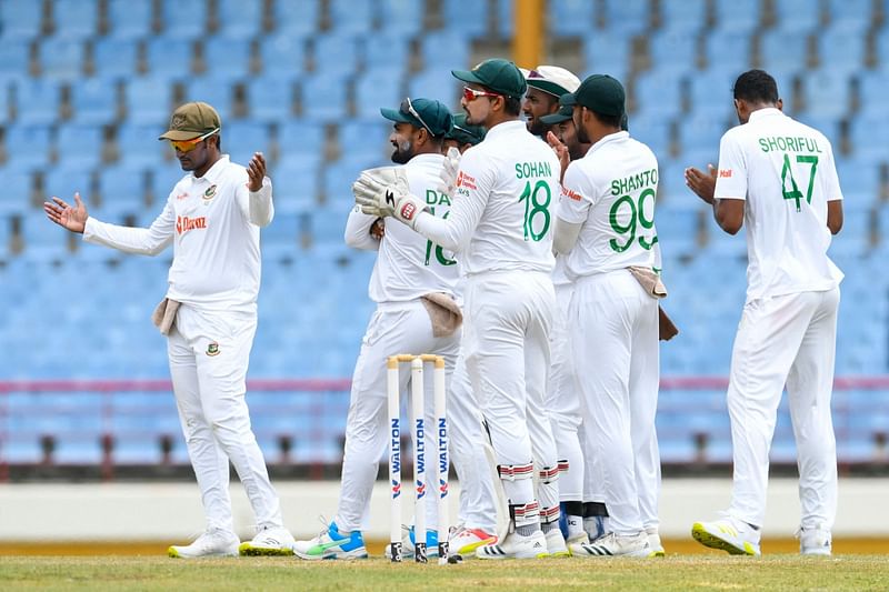 টেস্টে ভালো করতে সবাই মিলেই এই সংস্কৃতিতে পরিবর্তন আনতে হবে বলে মনে করেন বাংলাদেশের টেস্ট অধিনায়ক