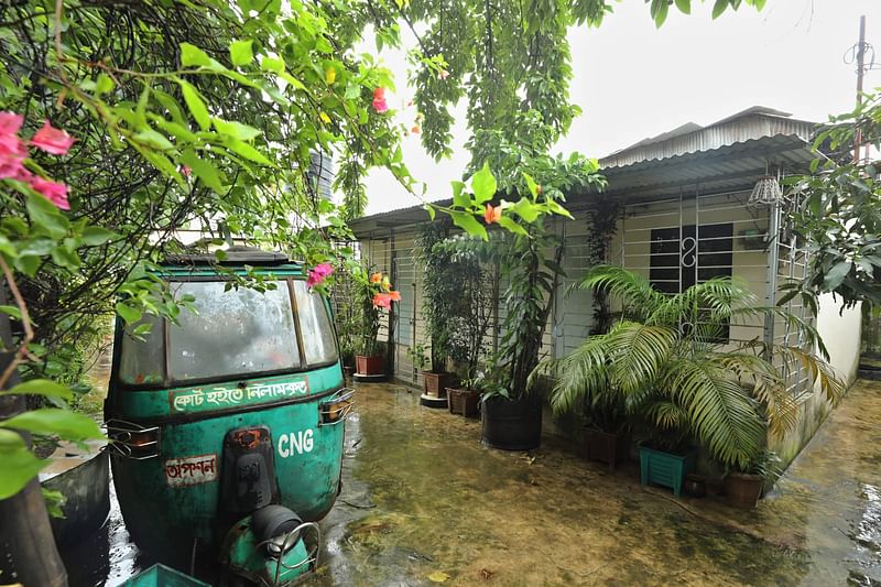 স্ত্রীকে মালিক দেখিয়েও বাড়ি, গাড়ি, ফ্ল্যাট কিছুই রক্ষা করতে পারেননি প্রদীপ